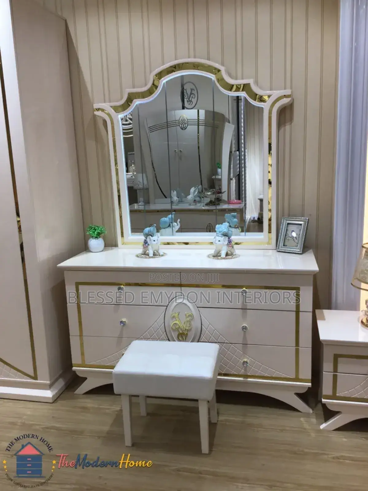 Royal Luxury Bedroom Set