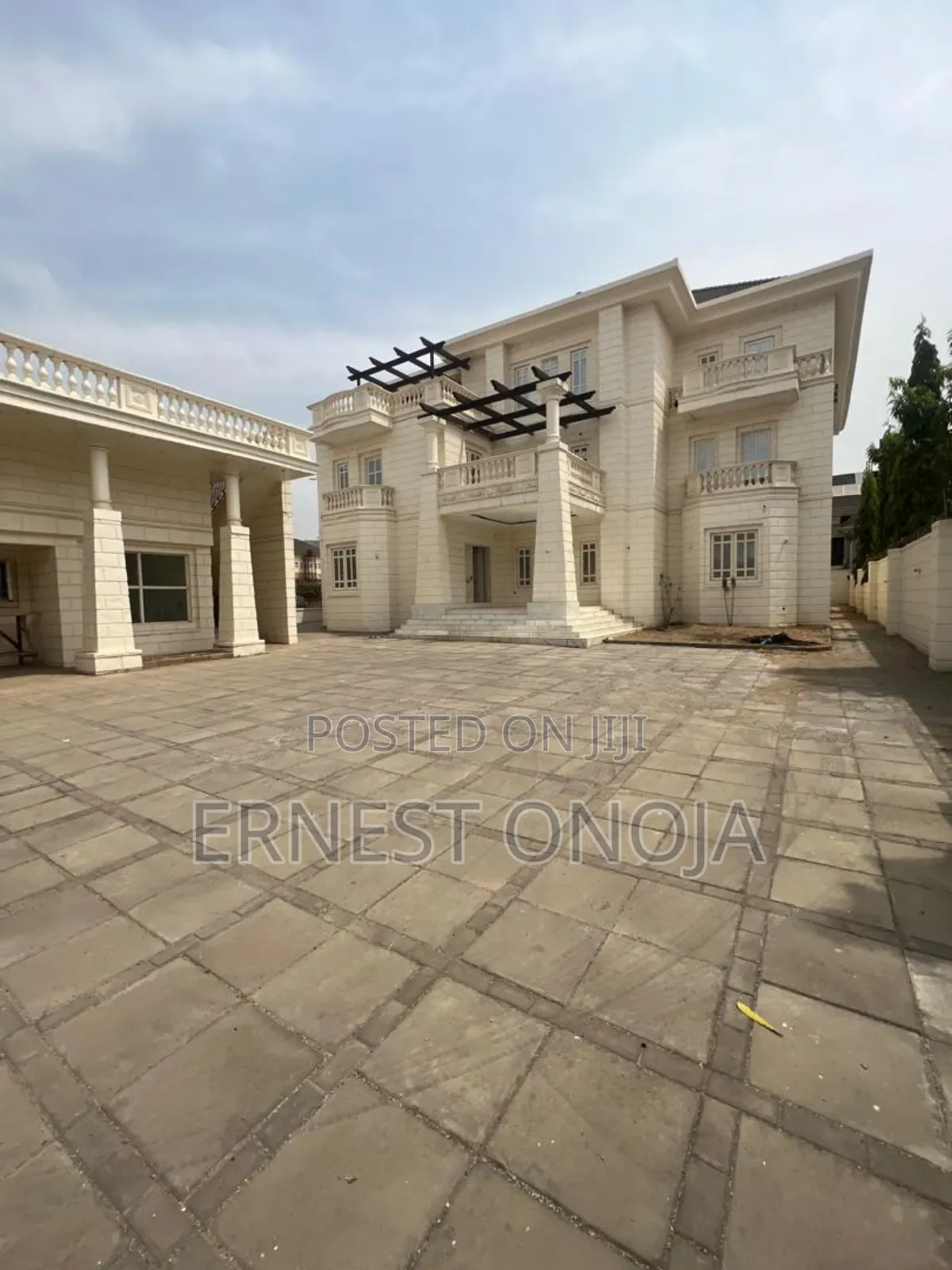 8bdrm Mansion in Katampe Extension for sale