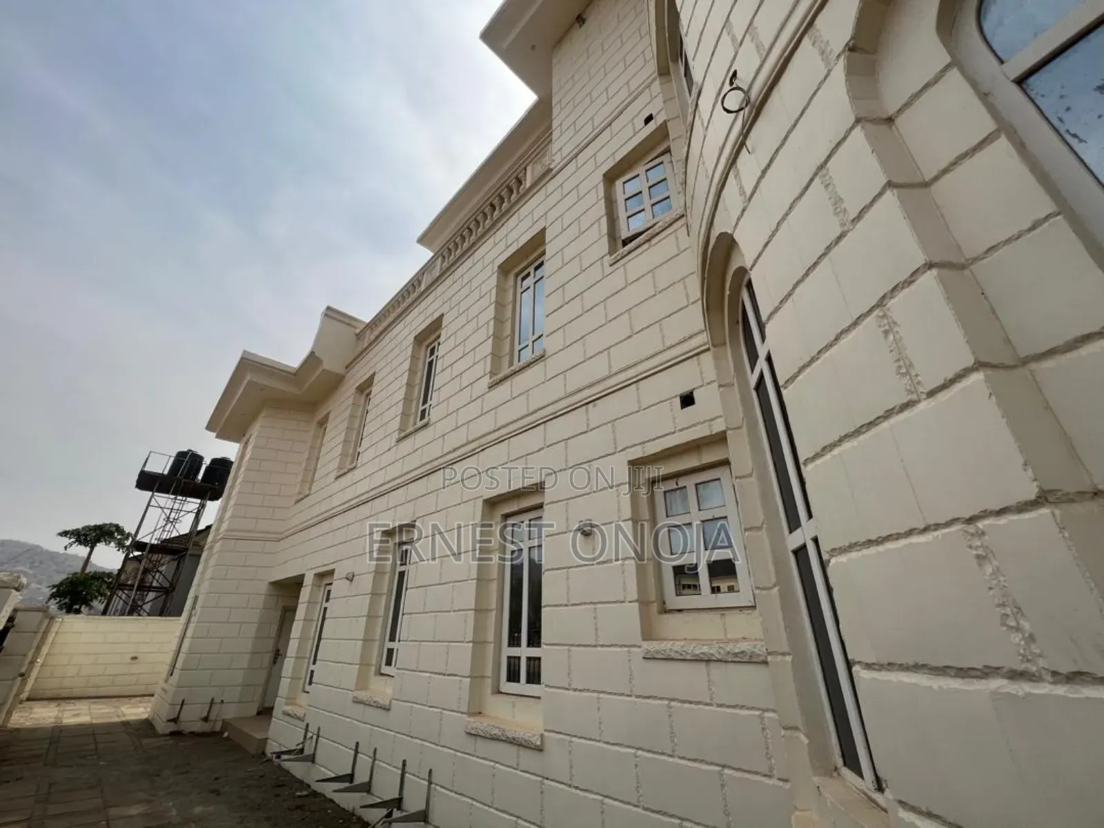 8bdrm Mansion in Katampe Extension for sale
