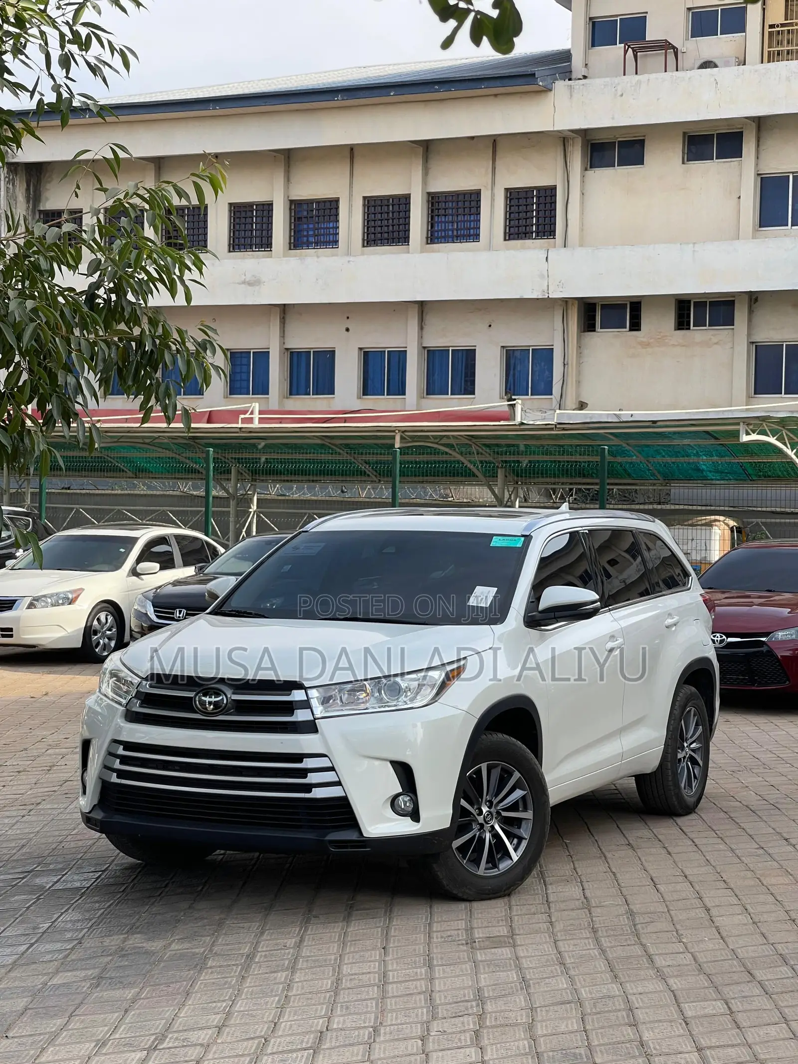 Toyota Highlander XLE 4x2 V6 (3.5L 6cyl 8A) 2018 White
