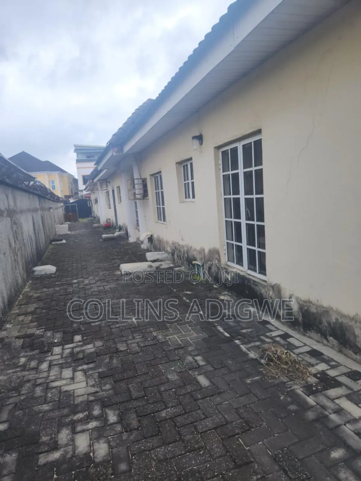 5bdrm Bungalow in Thomas Estate for sale