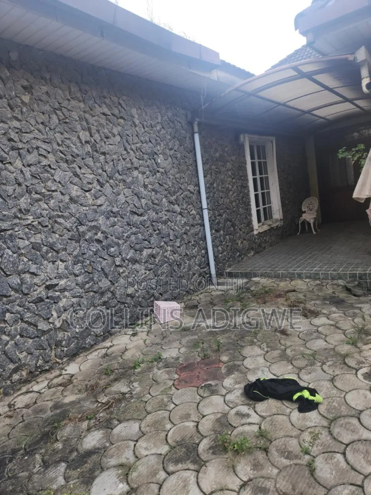 5bdrm Bungalow in Thomas Estate for sale