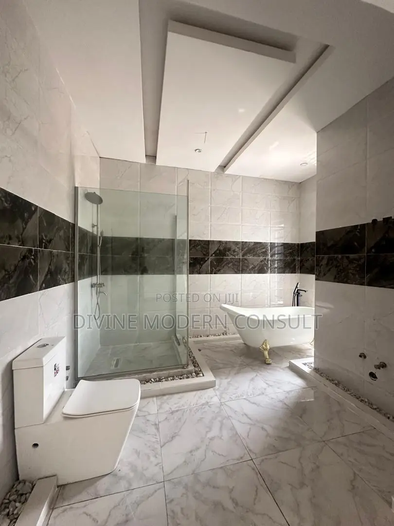 5bdrm Duplex in Private, Osapa london for sale