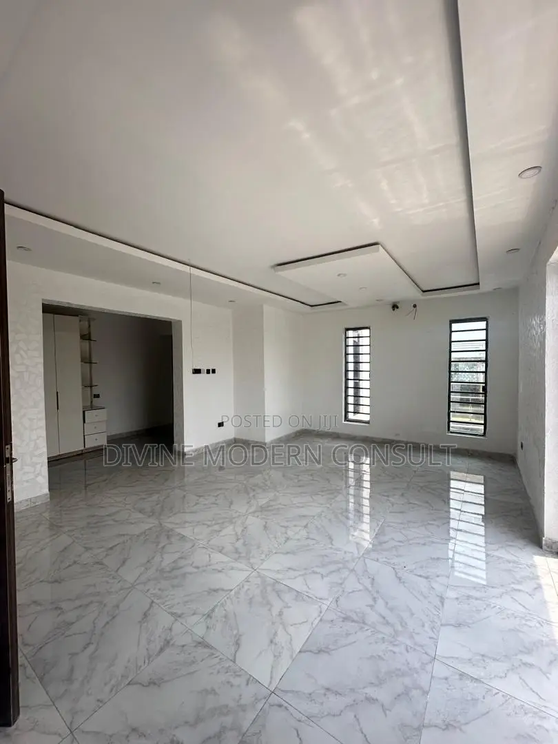 5bdrm Duplex in Private, Osapa london for sale