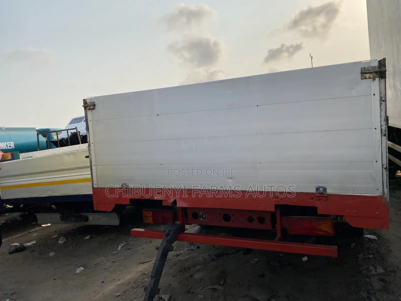 Mecedeces 1117 Pickup Truck (15-Tons)