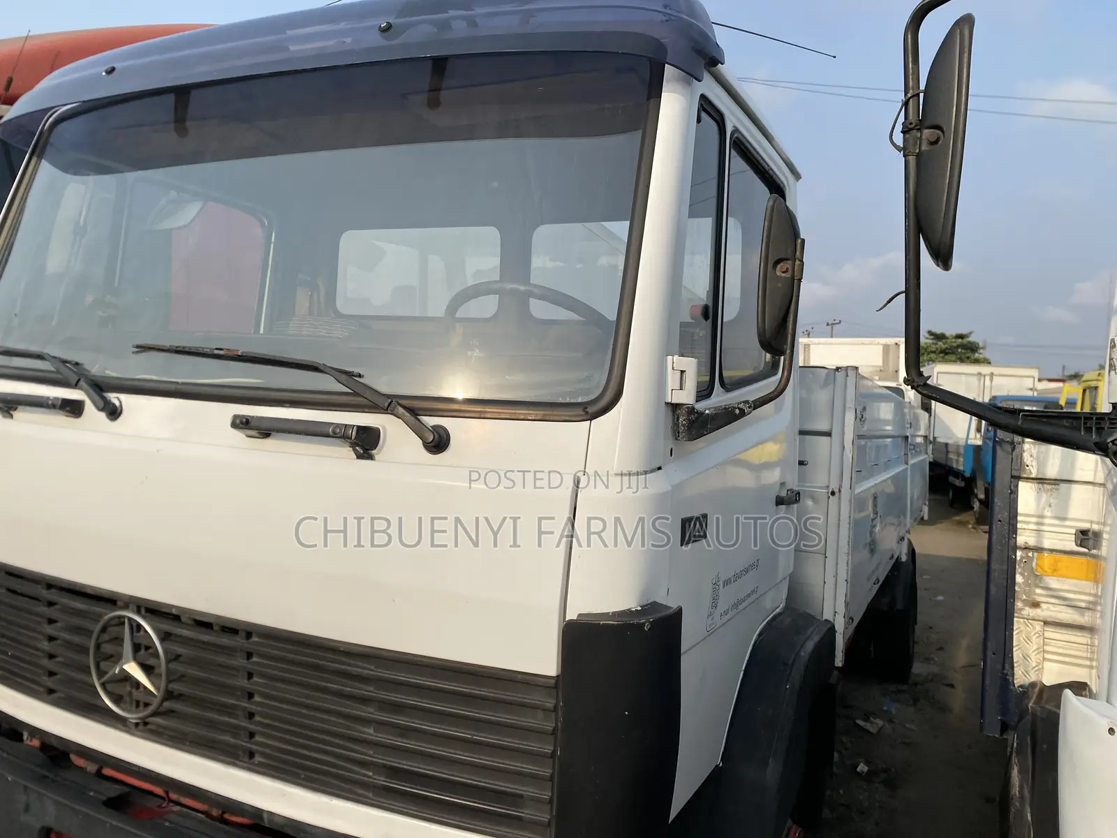 Mecedeces 1117 Pickup Truck (15-Tons)