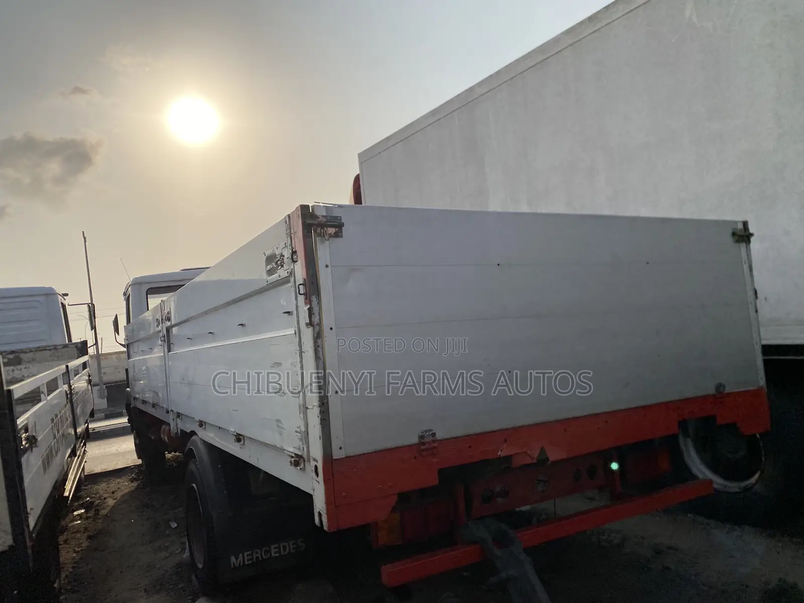 Mecedeces 1117 Pickup Truck (15-Tons)