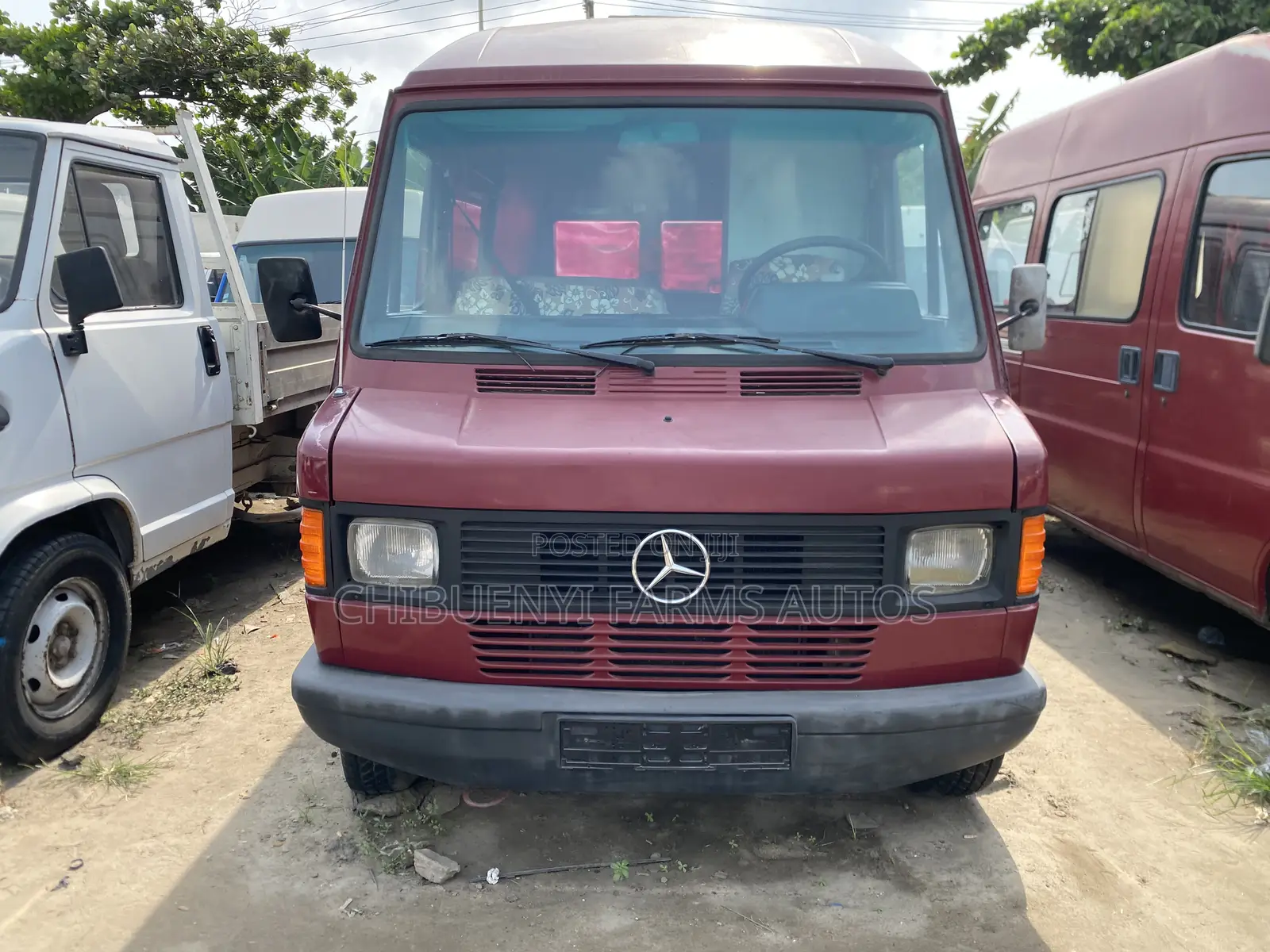 Mercedes-Benz T1/TN 1997 Red