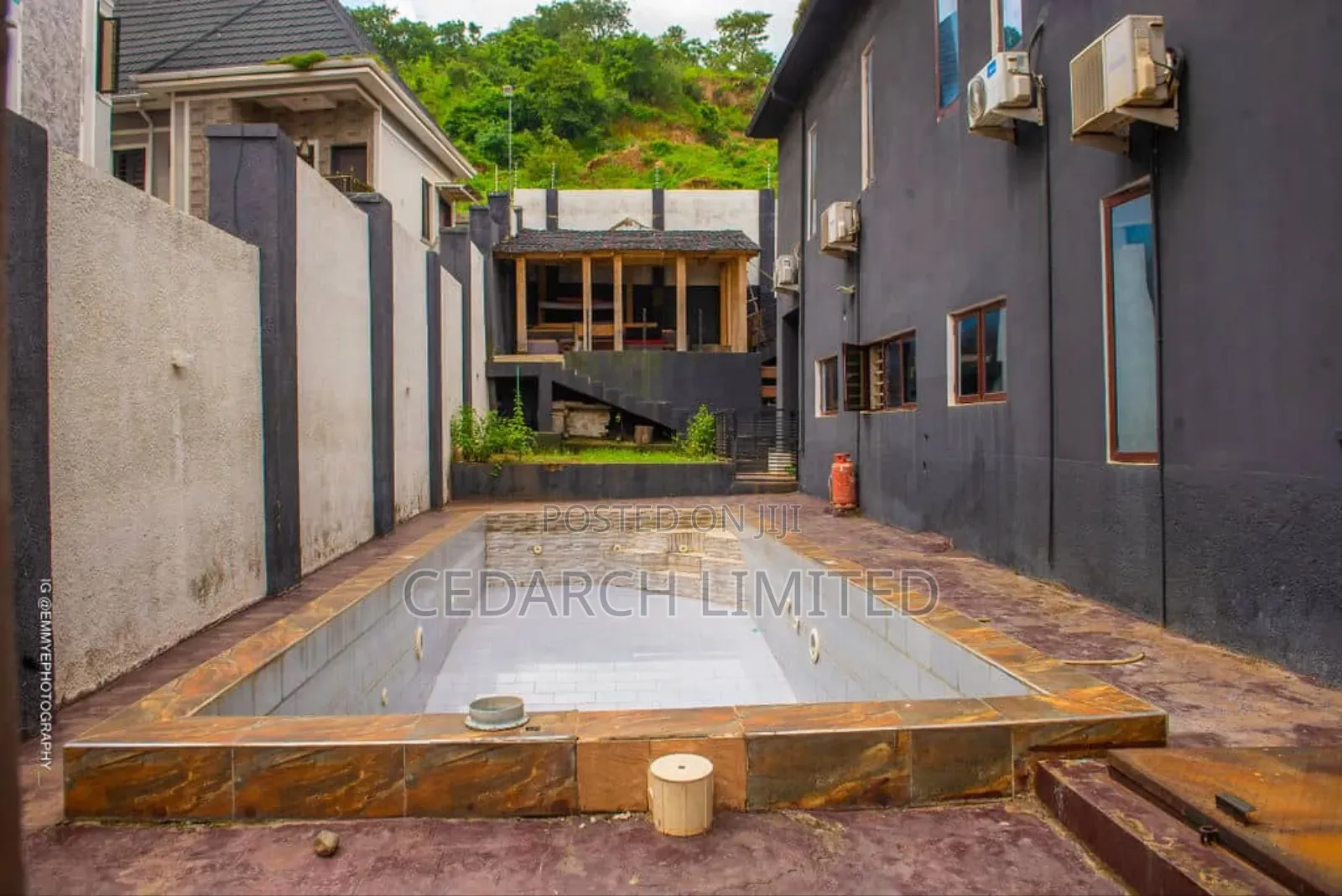 Furnished 5bdrm Duplex in Dawaki for sale