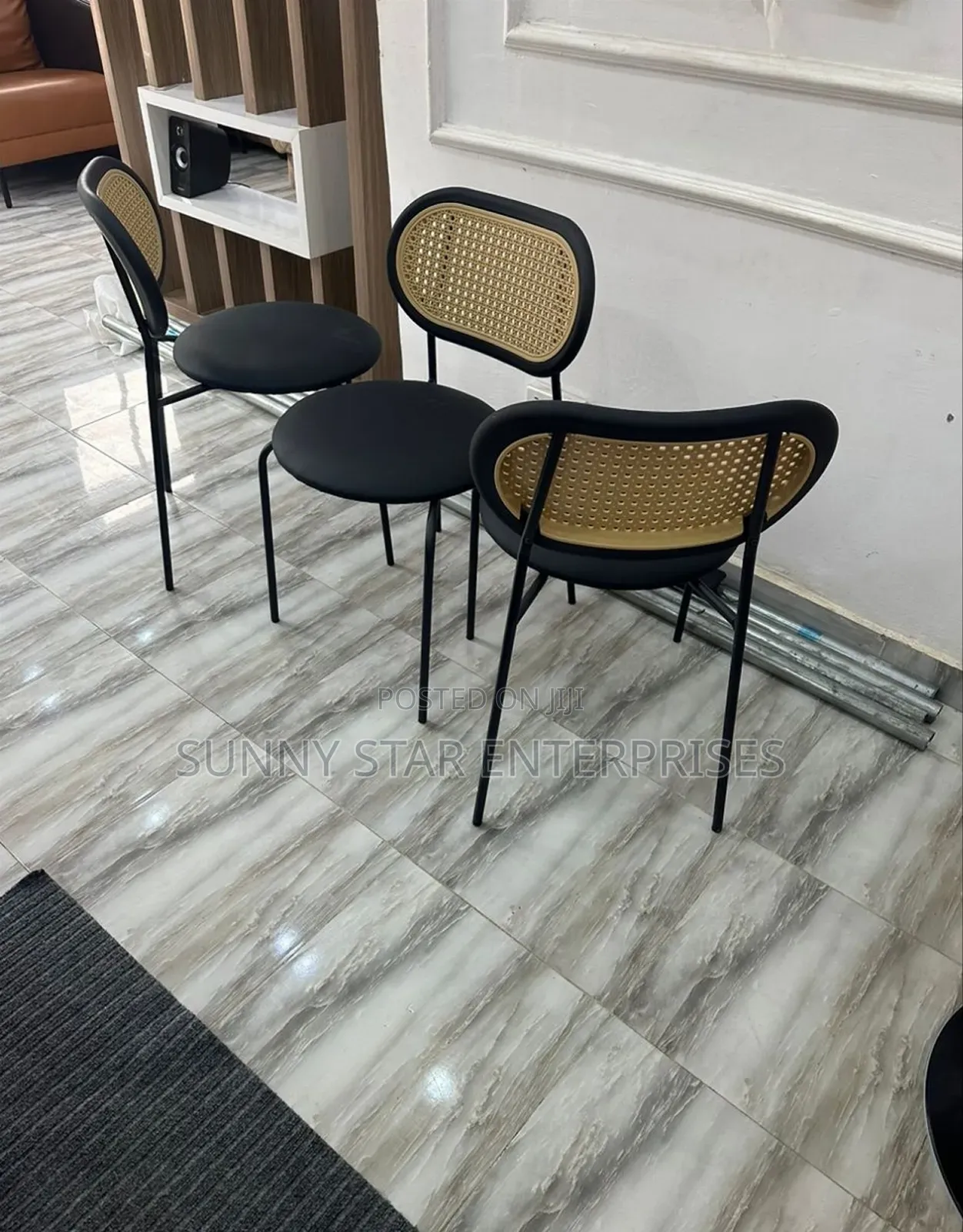 Quality Chair for Restaurants, Bars and Home Use