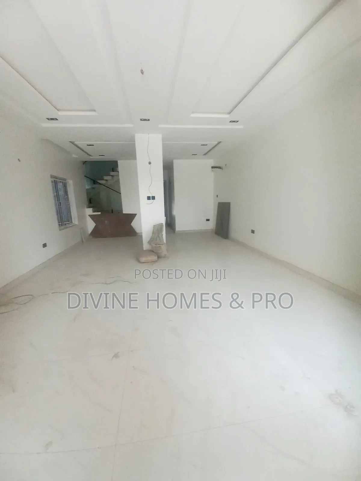 5bdrm Duplex in Durumi for sale