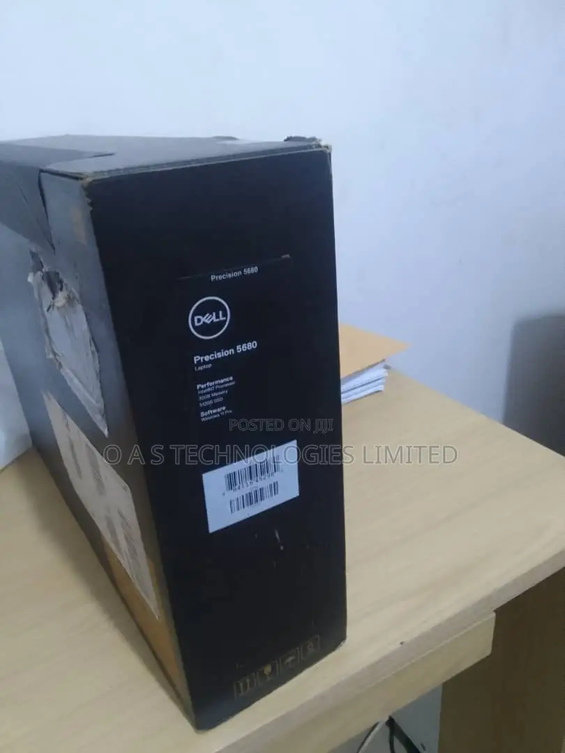 New Laptop Dell Precision 5680 32GB Intel Core I7 SSD 512GB