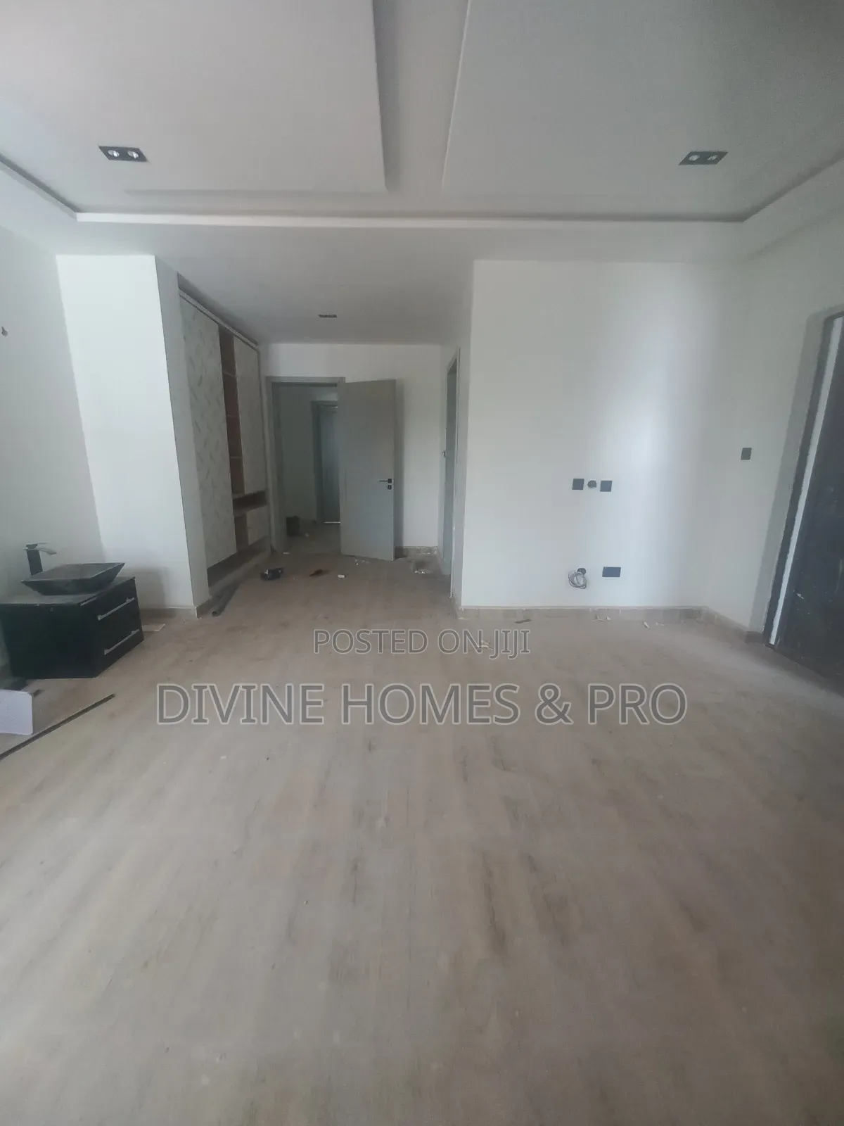 5bdrm Duplex in Durumi for sale