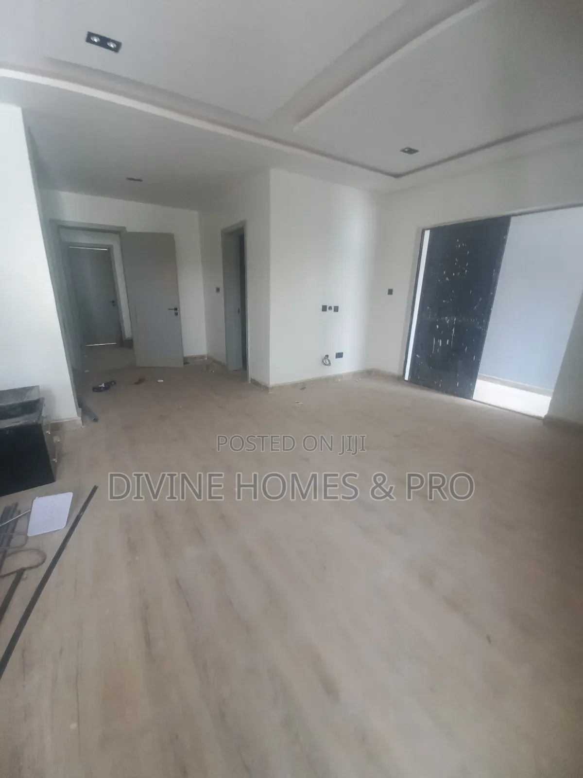 5bdrm Duplex in Durumi for sale