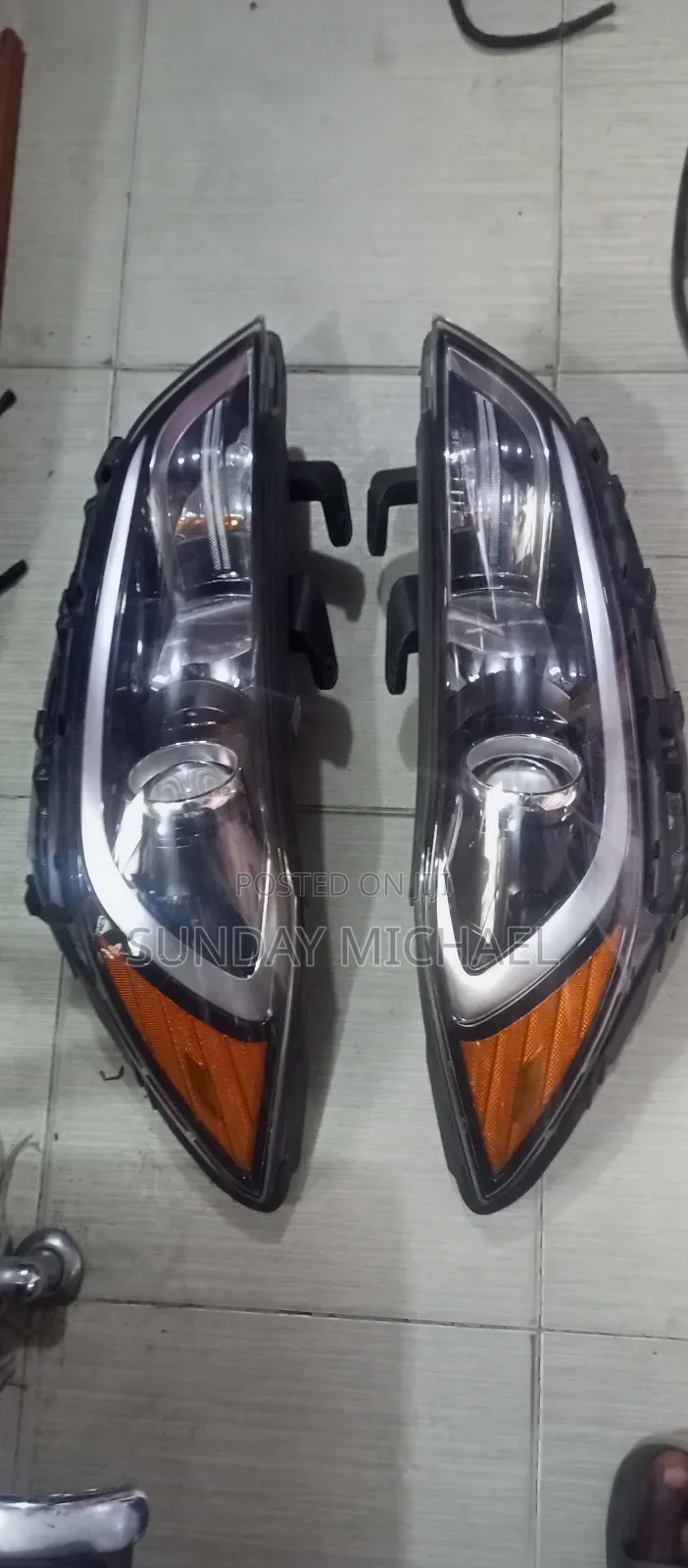 Hyundai Elantra Headlight Set 2015 to 2017