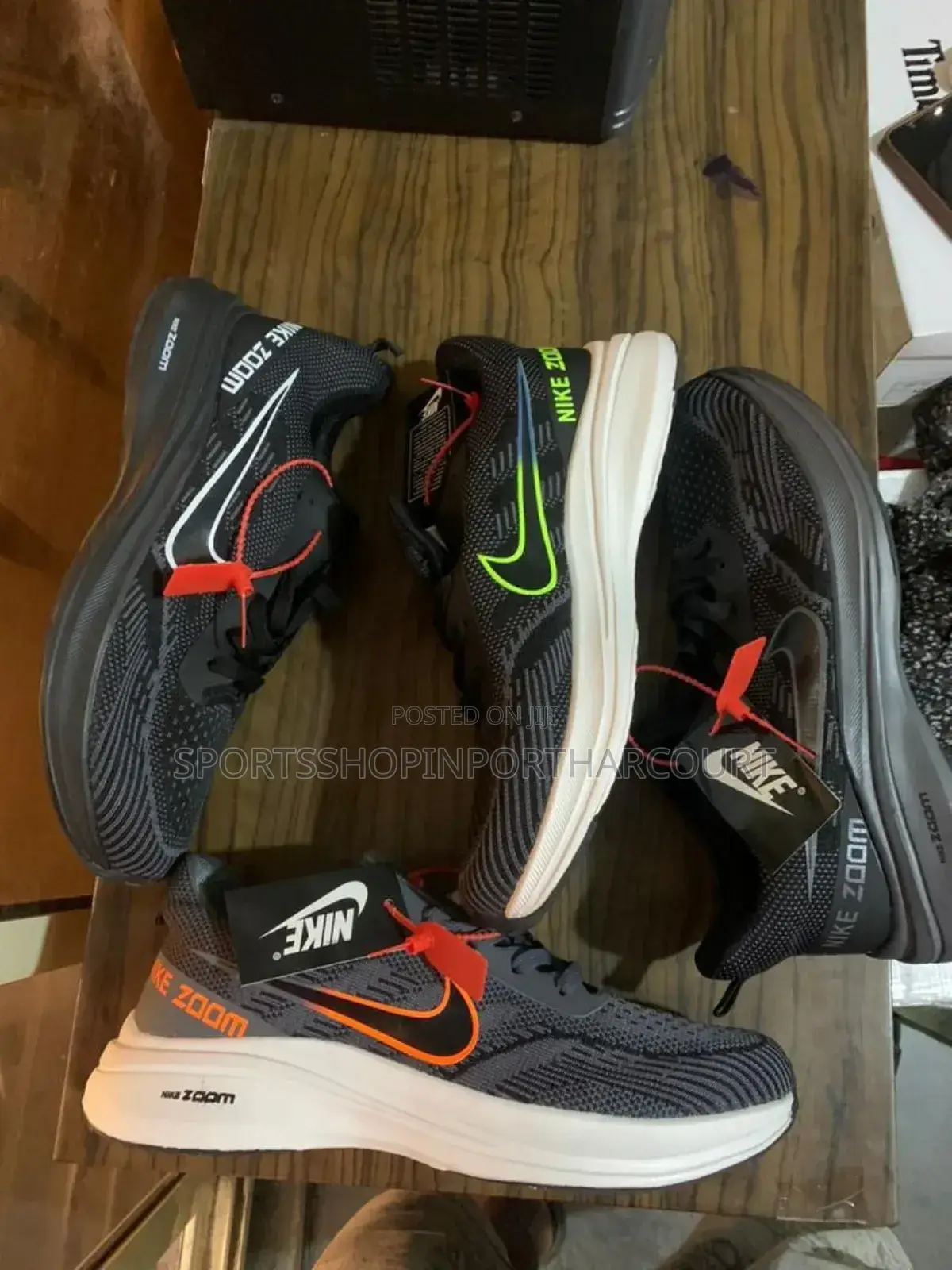 Nike Lace Up Gym/Sports Sneakers