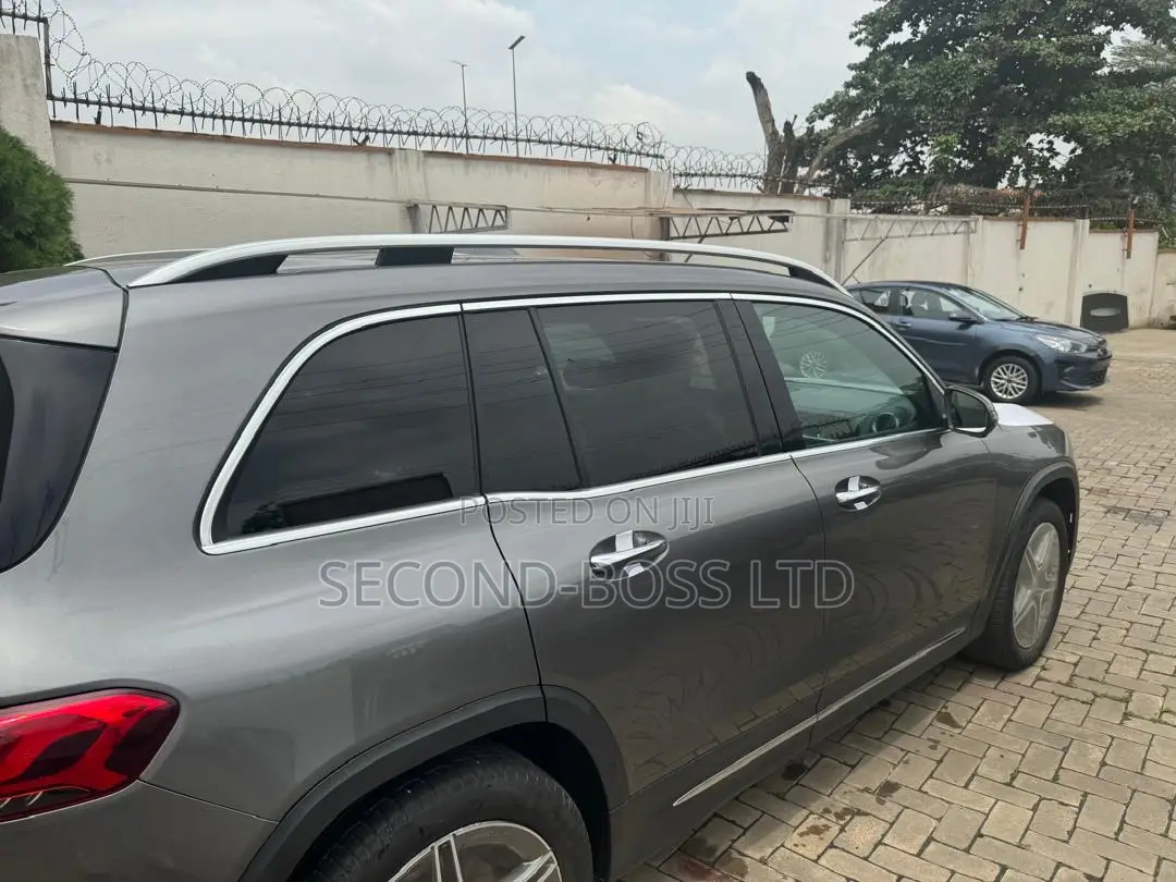 Mercedes-Benz GLB-Class GLB 250 4MATIC 2022 Gray