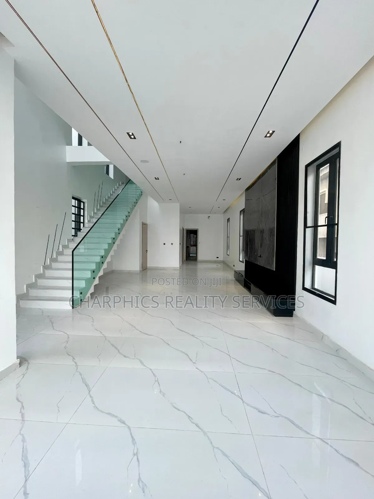 5bdrm Duplex in Lekki for sale