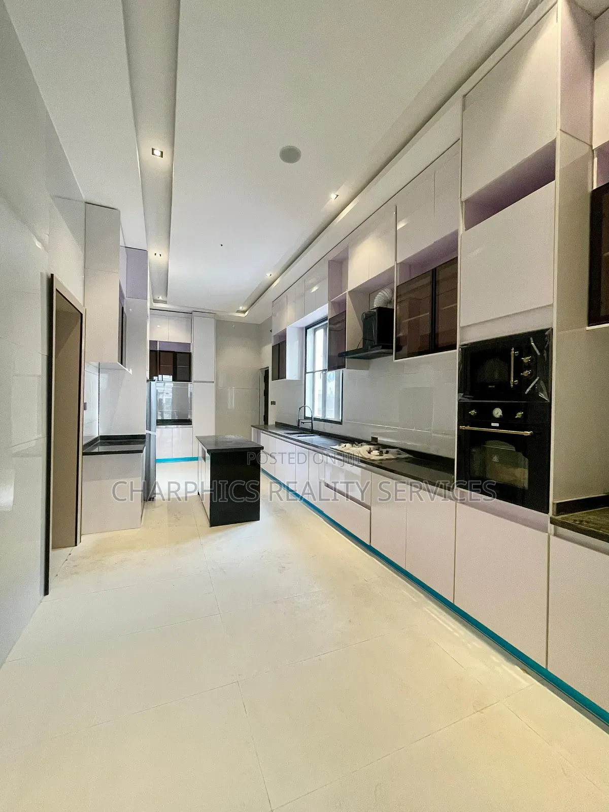 5bdrm Duplex in Lekki for sale