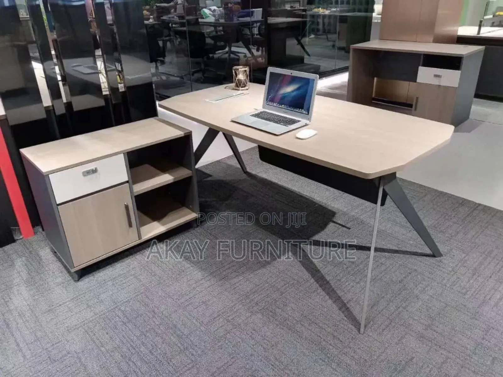 Executive Table In Size 1.4