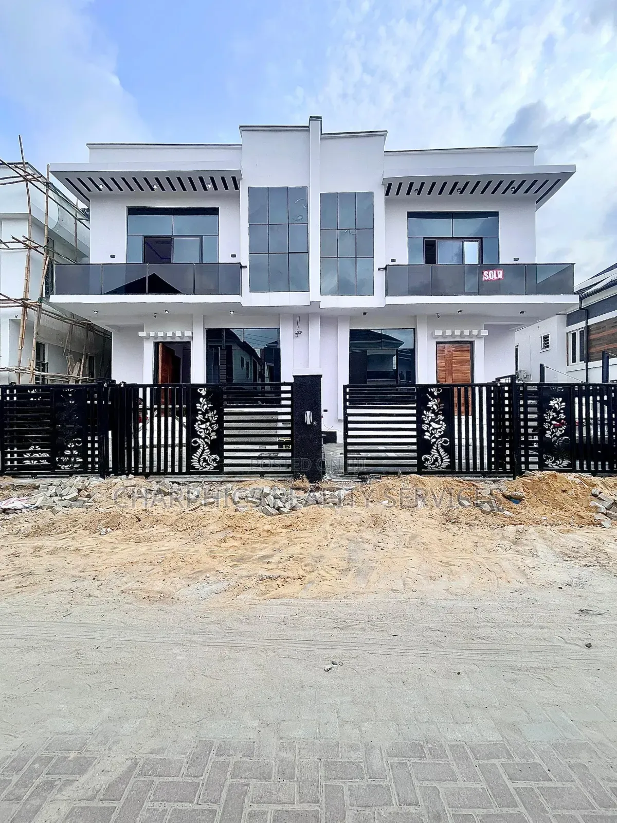 4bdrm Duplex in Ikota for sale