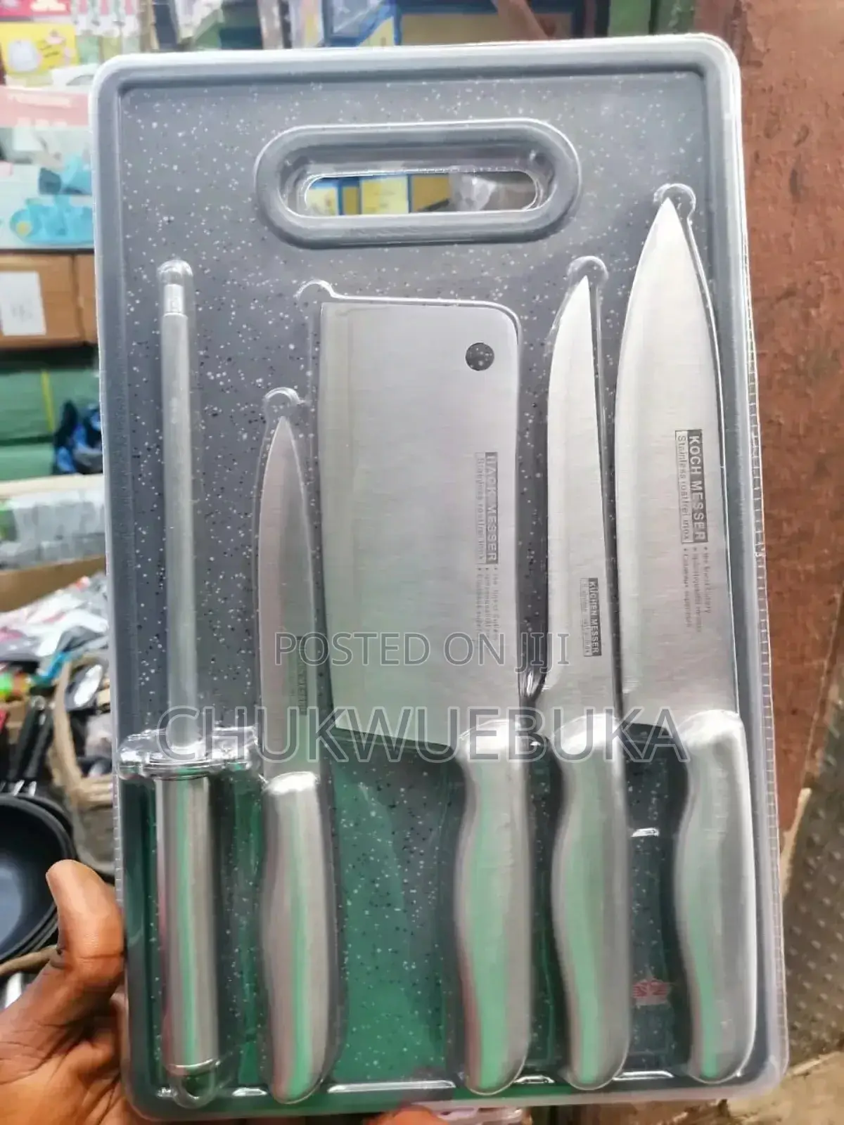Original Set of Knives and Chopping Board