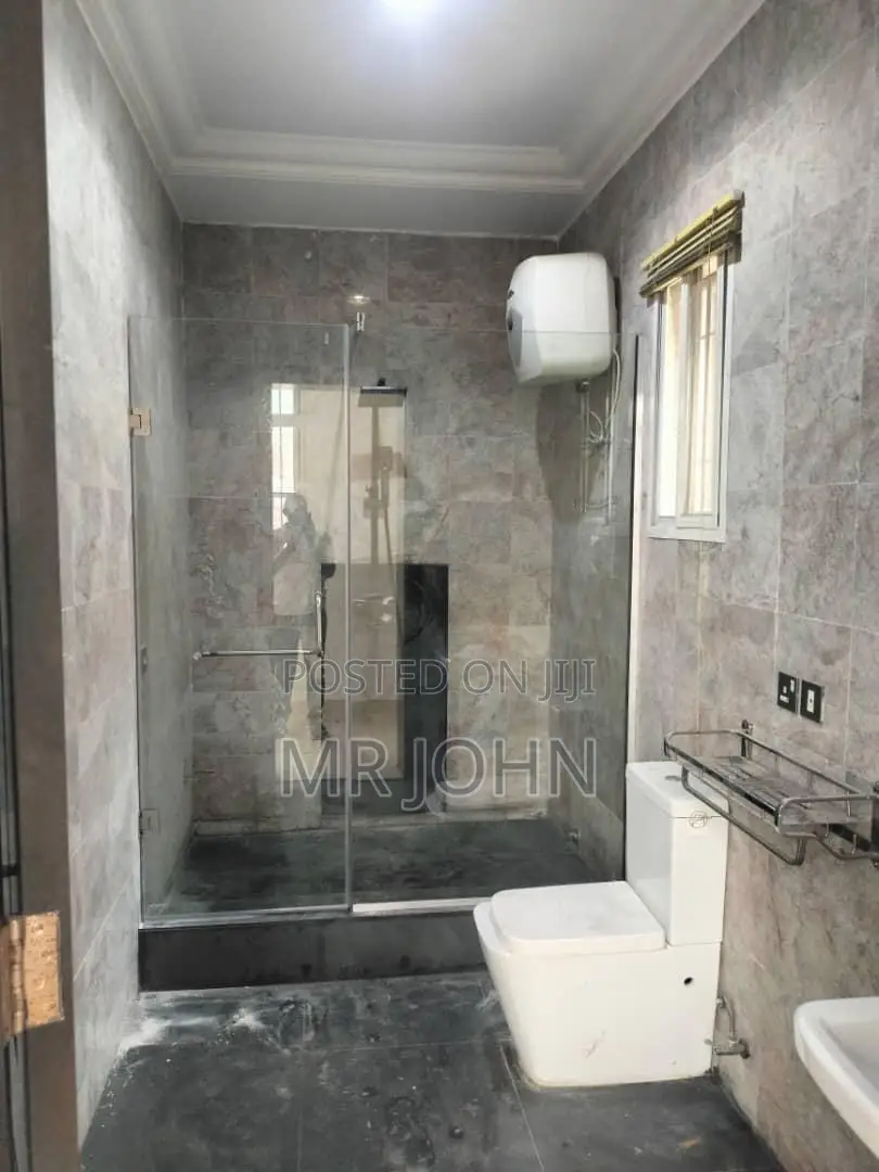 4bdrm Duplex in Banana Island for rent