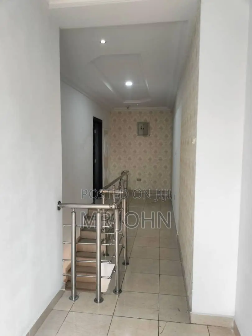 4bdrm Duplex in Banana Island for rent