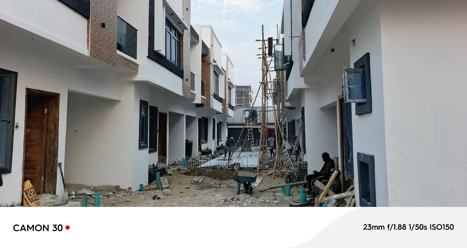 2bdrm Townhouse/Terrace in Abijo for sale