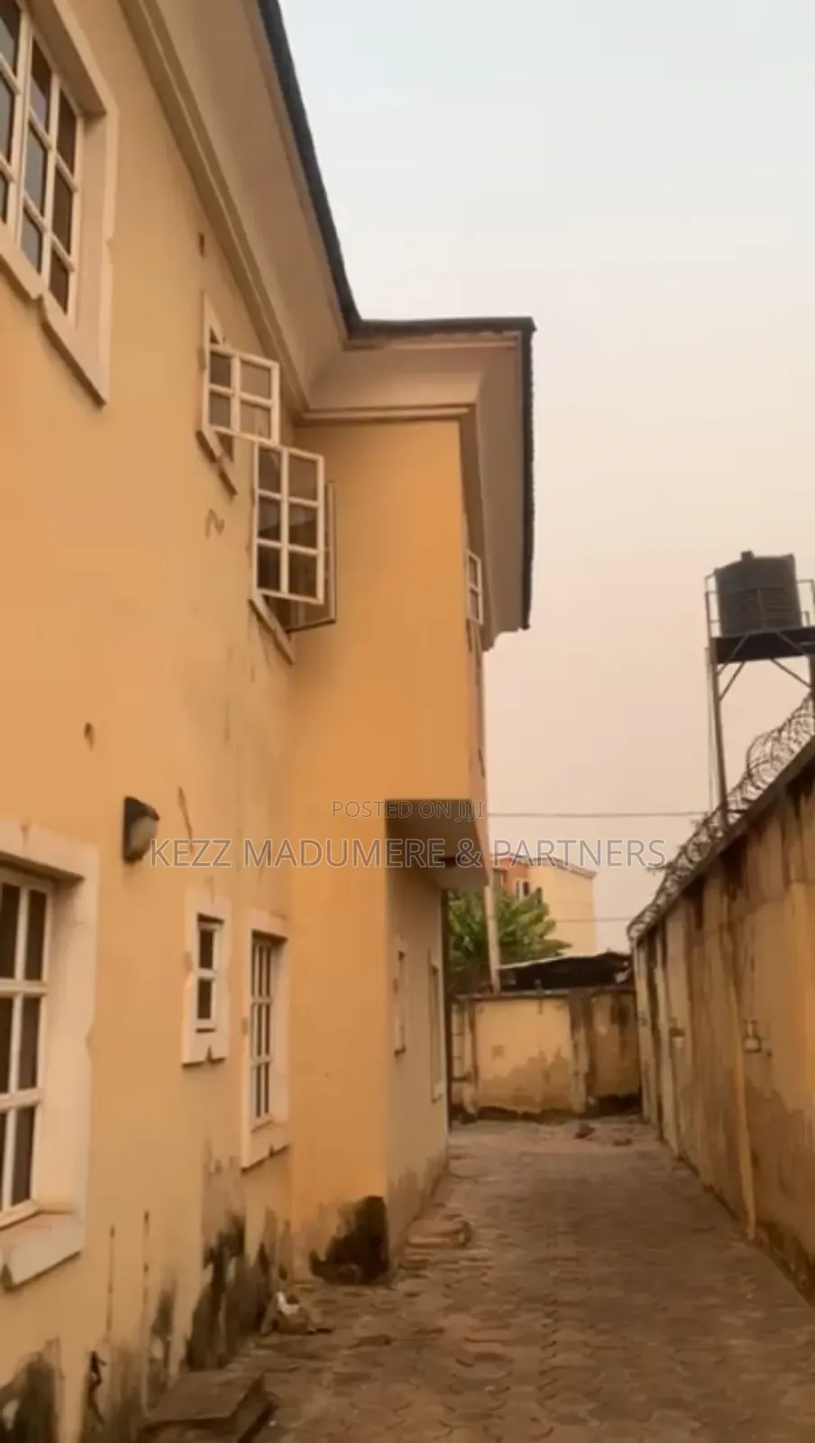7bdrm Duplex in Independence Layout for sale