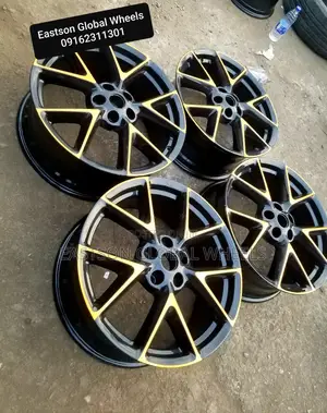 Set Of 19 Inch Alloyed Wheel Black And Gold