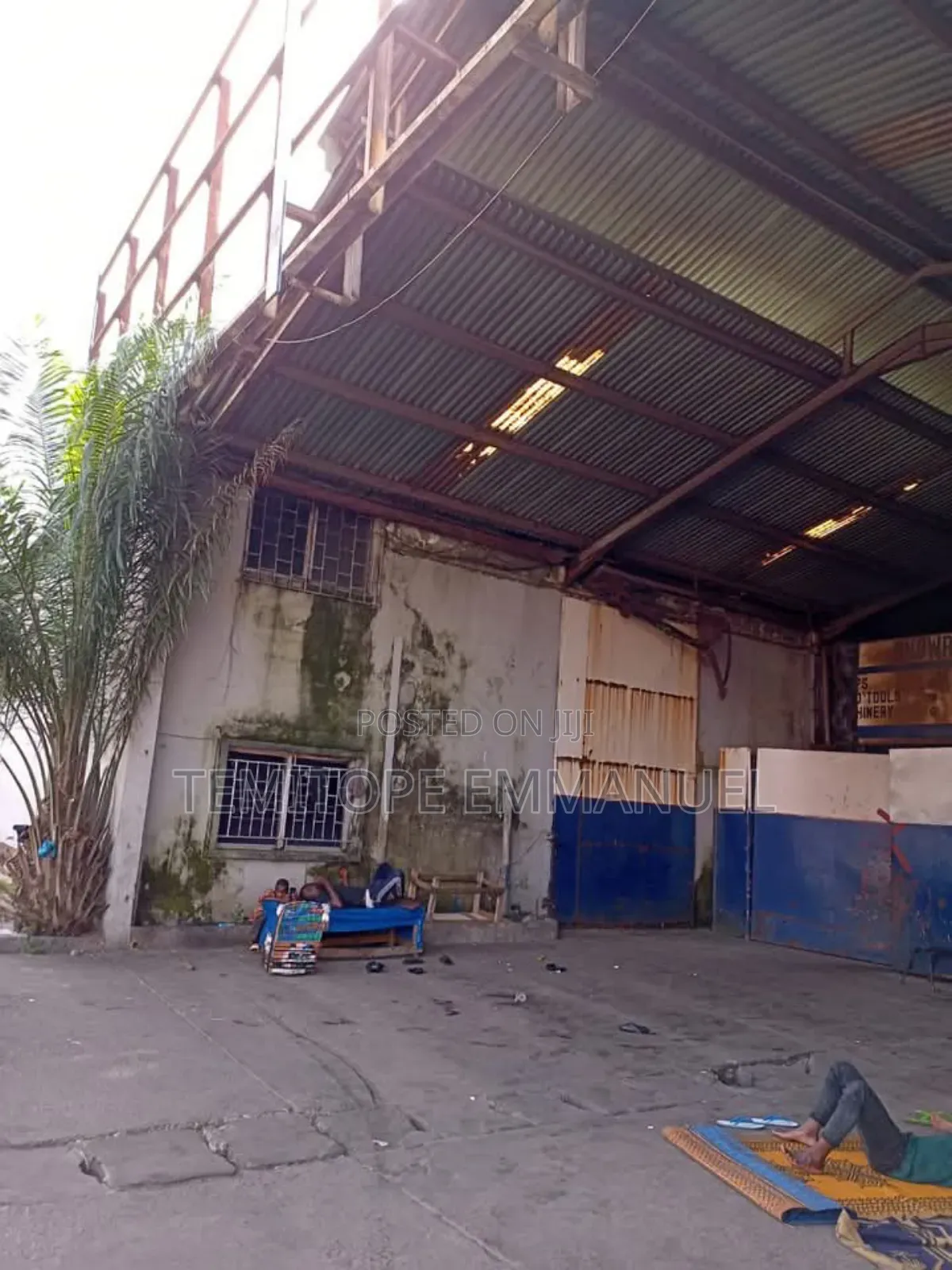 Commercial Wearhouse on the Road 3200sqm Land