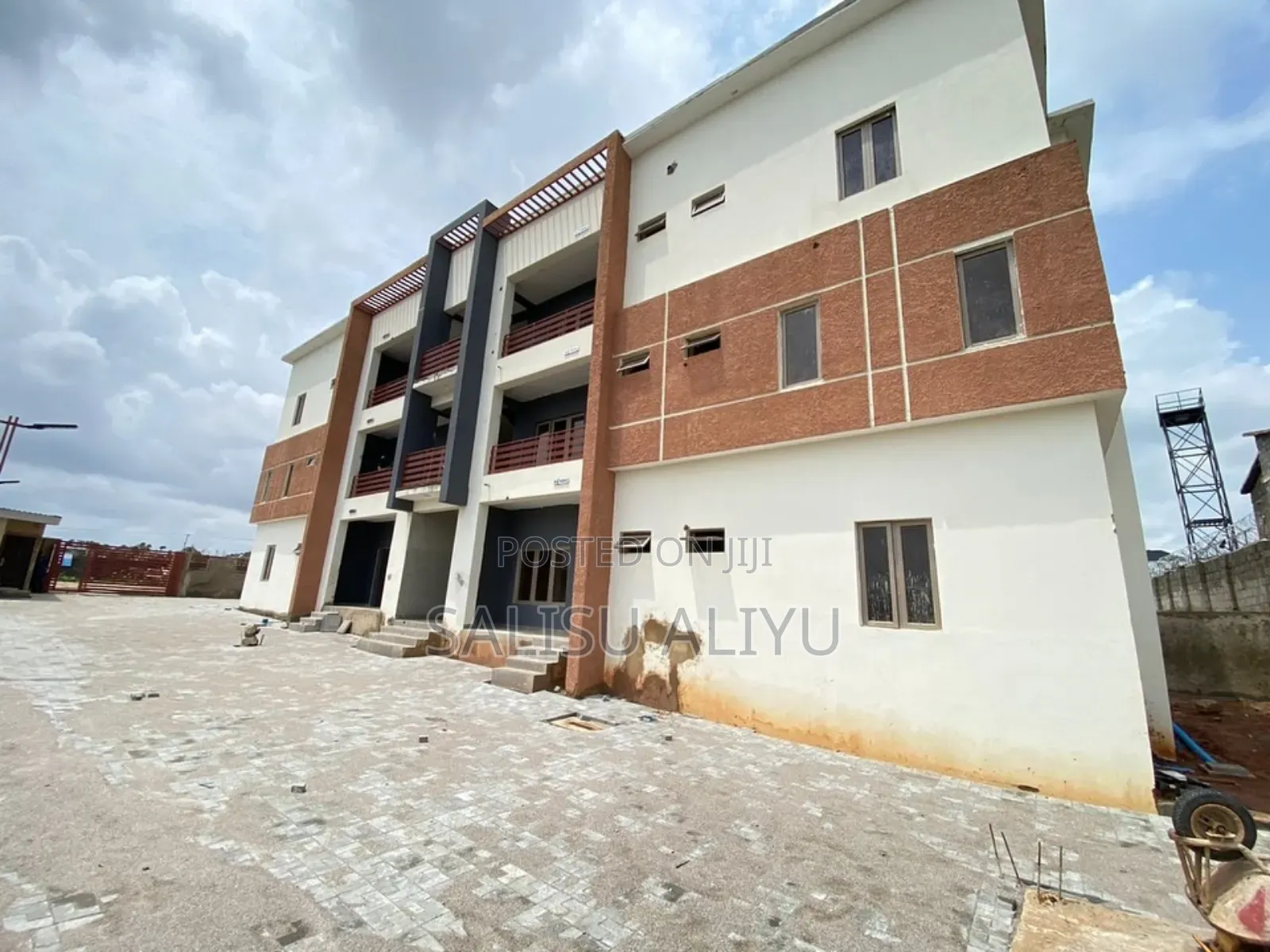 3bdrm Apartment in Life Camp for sale