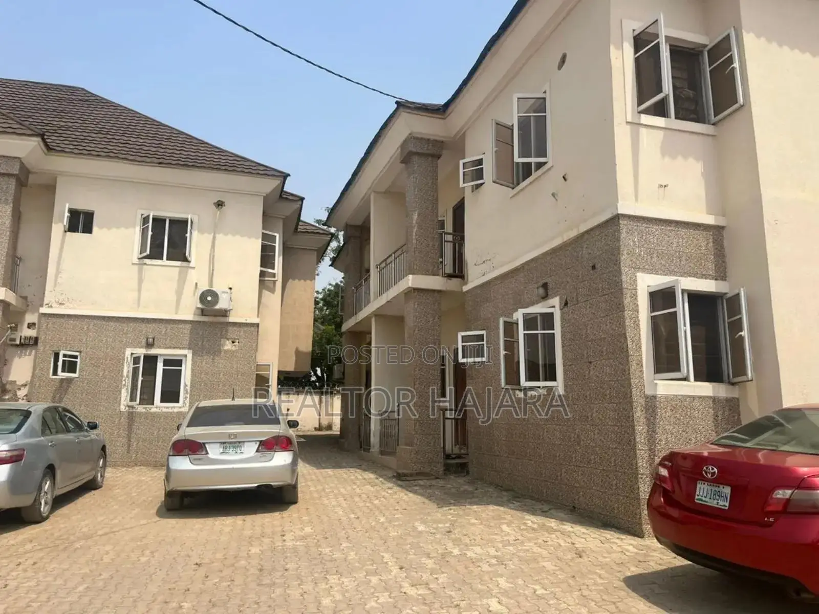 Furnished 10bdrm Chalet in Phase 2, FHA for sale