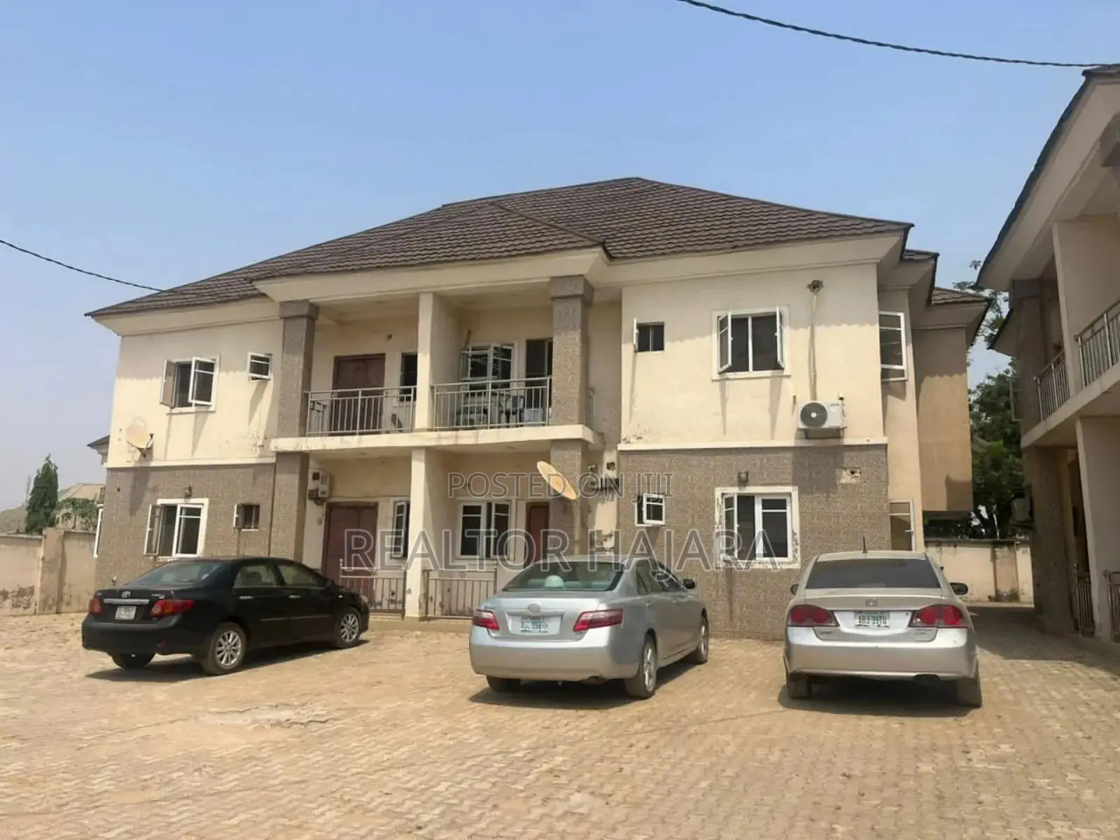 Furnished 10bdrm Chalet in Phase 2, FHA for sale