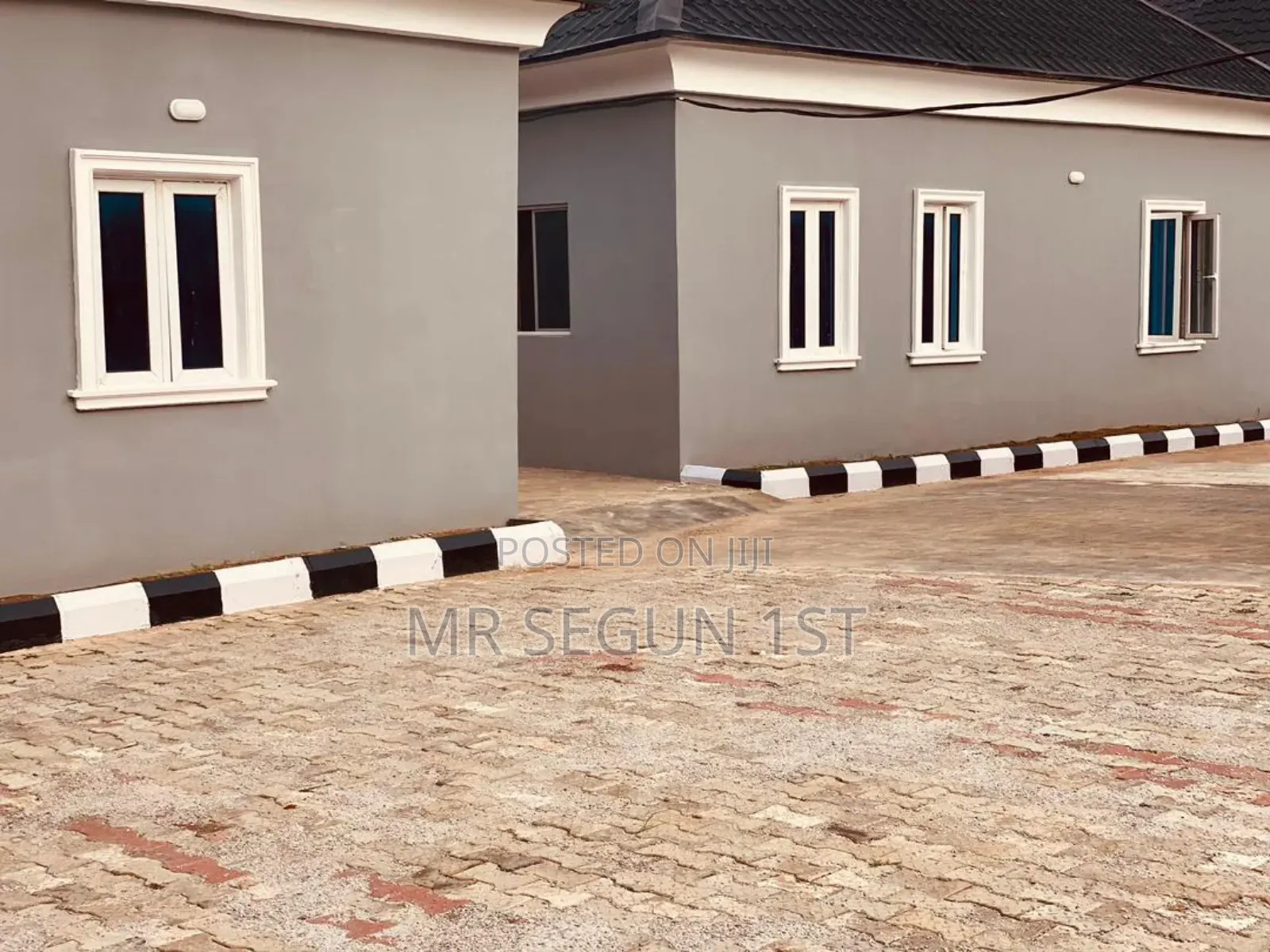 3bdrm Block of Flats in Love Estate, Akala Express for rent