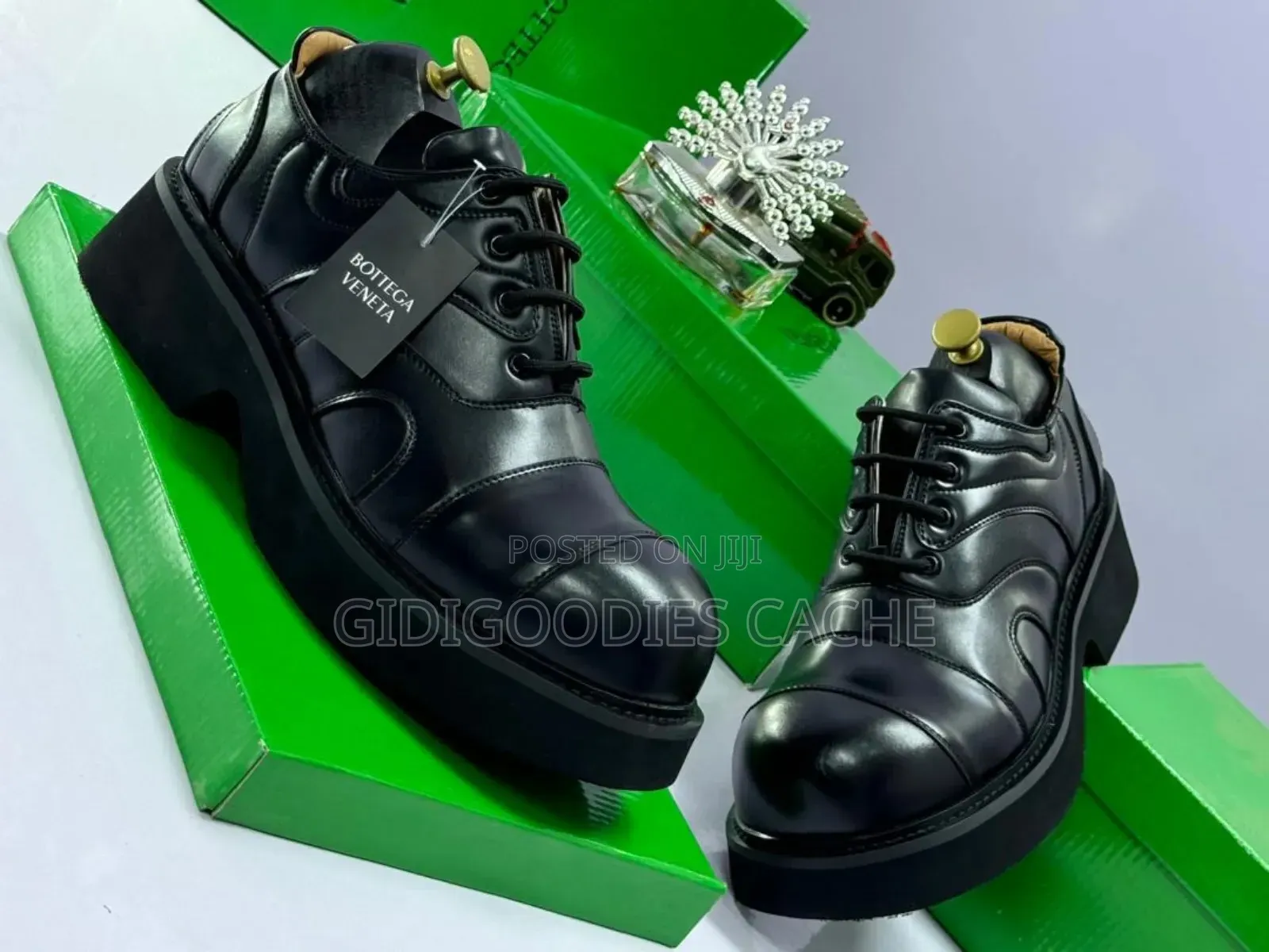 BV Men's Chunky Dress Shoes