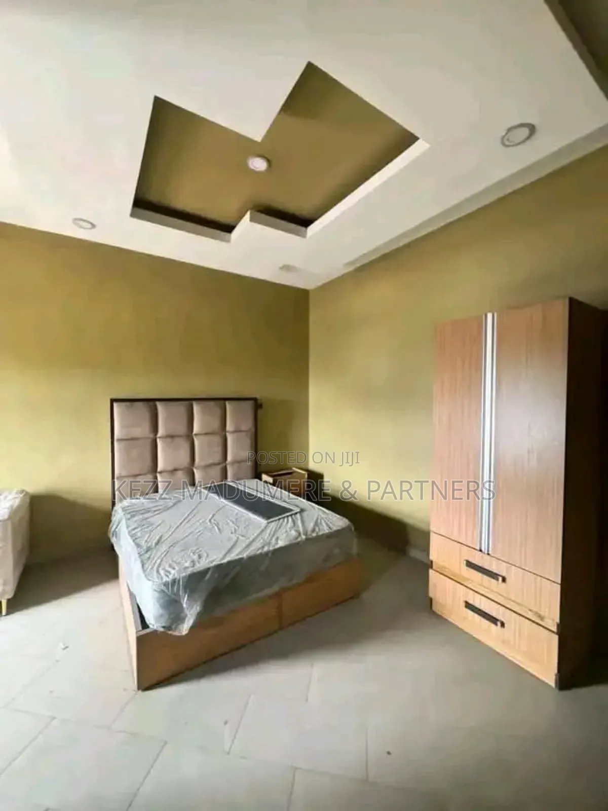 For Sale : Functional 23 Rooms Hotel Near New Gra, Ph