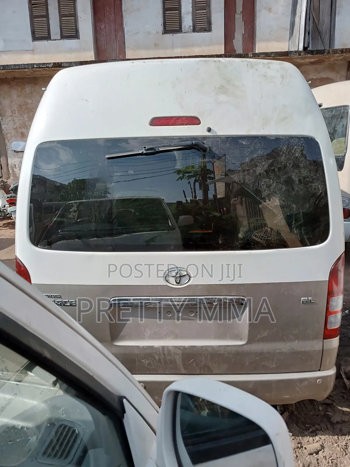 Toyota HiAce 2018 Beige