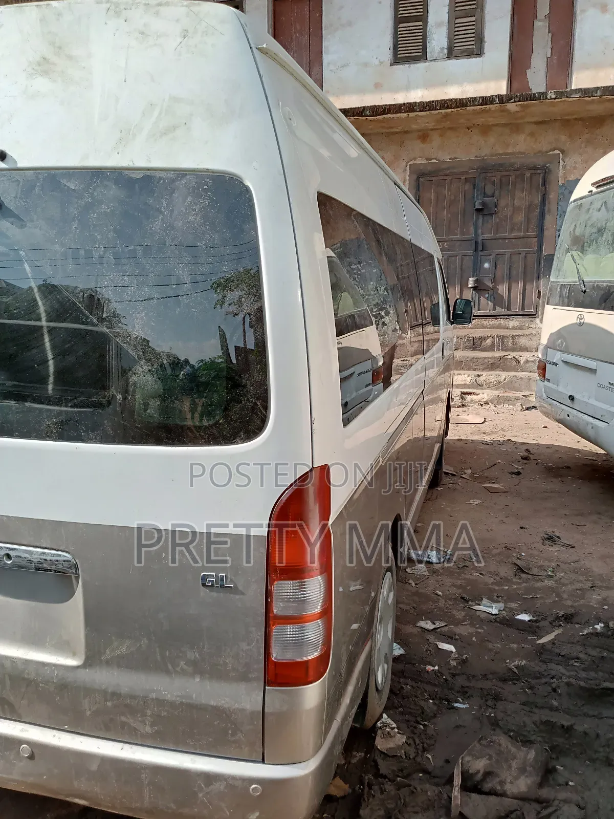 Toyota HiAce 2018 Beige
