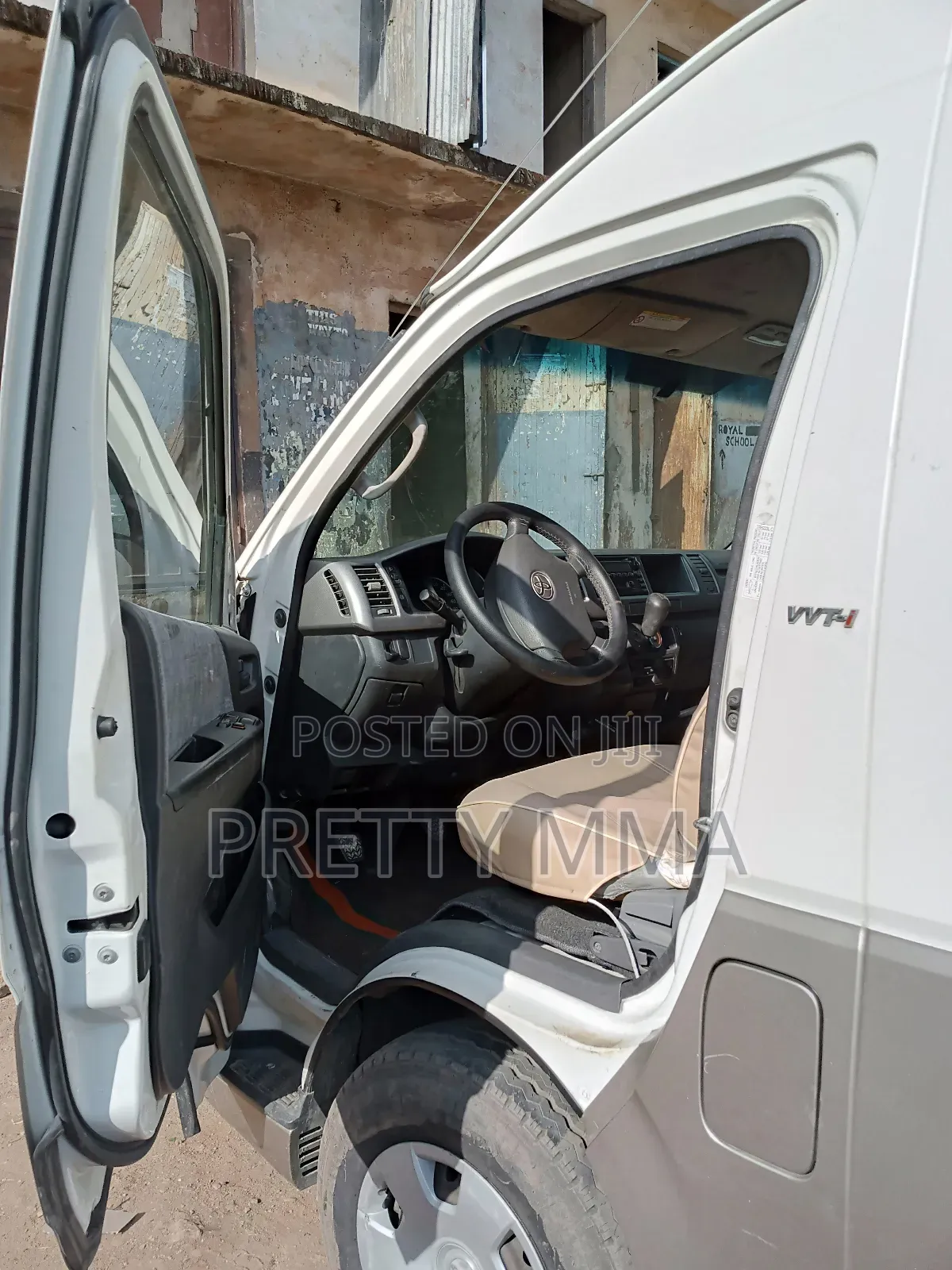 Toyota HiAce 2018 Beige
