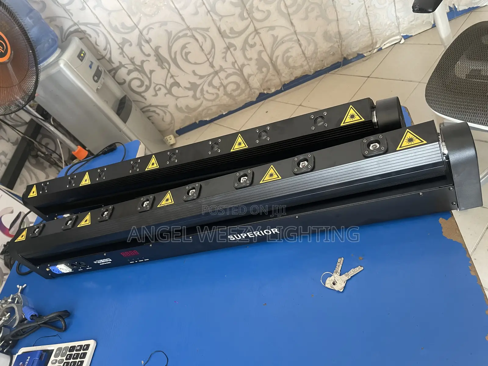 8 Eyes Bar Laser Red