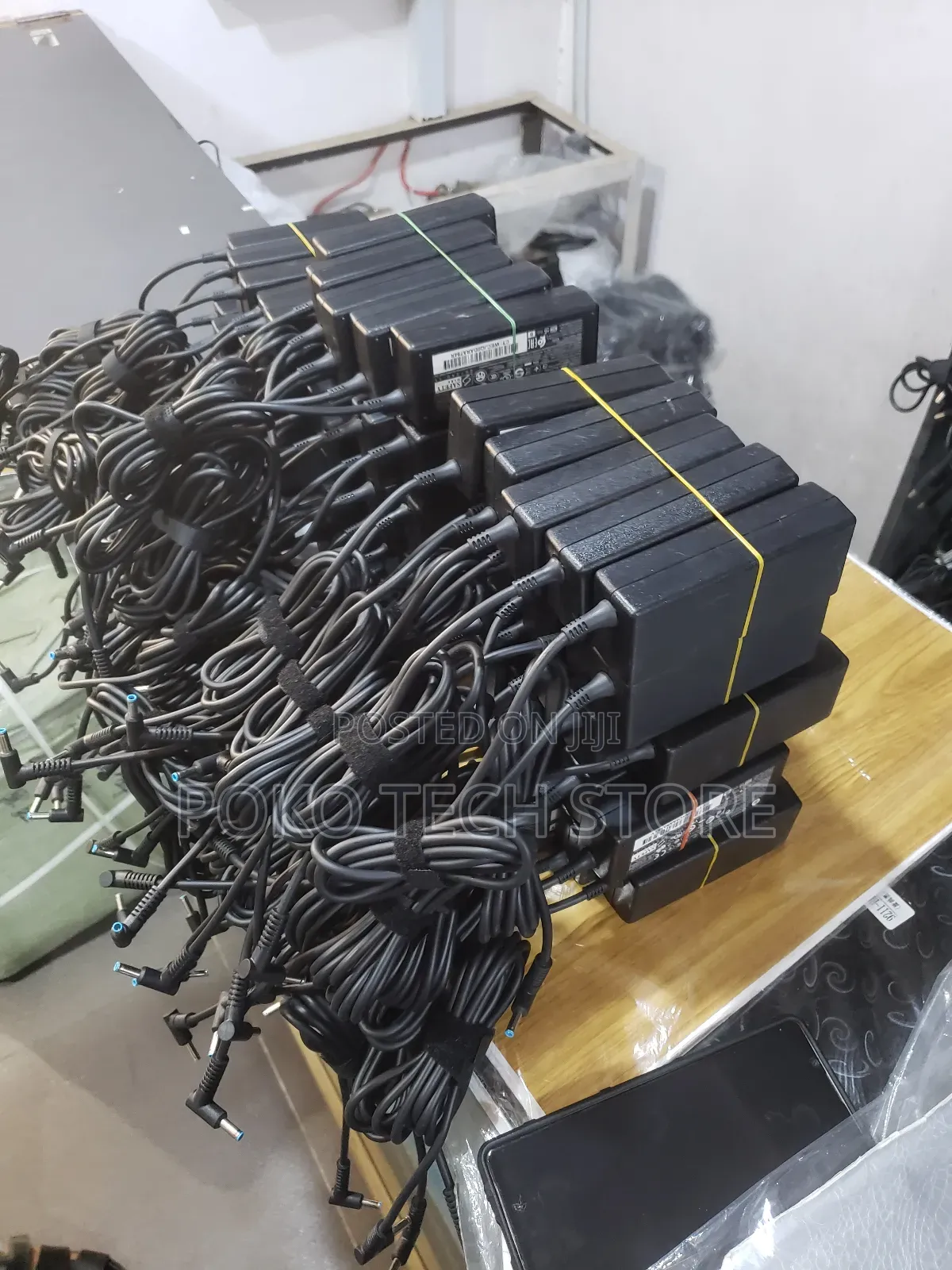 Original Blue Mouth Hp Laptop Charger.