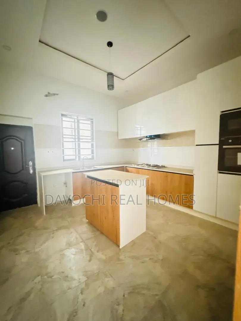 4bdrm Duplex in Harris Drive, Vgc., Lekki Phase 1 for rent