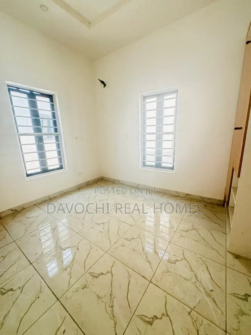 4bdrm Duplex in Harris Drive, Vgc., Lekki Phase 1 for rent