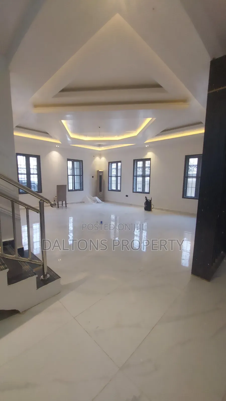 4bdrm Duplex in Summit Estate, Lugbe District for sale