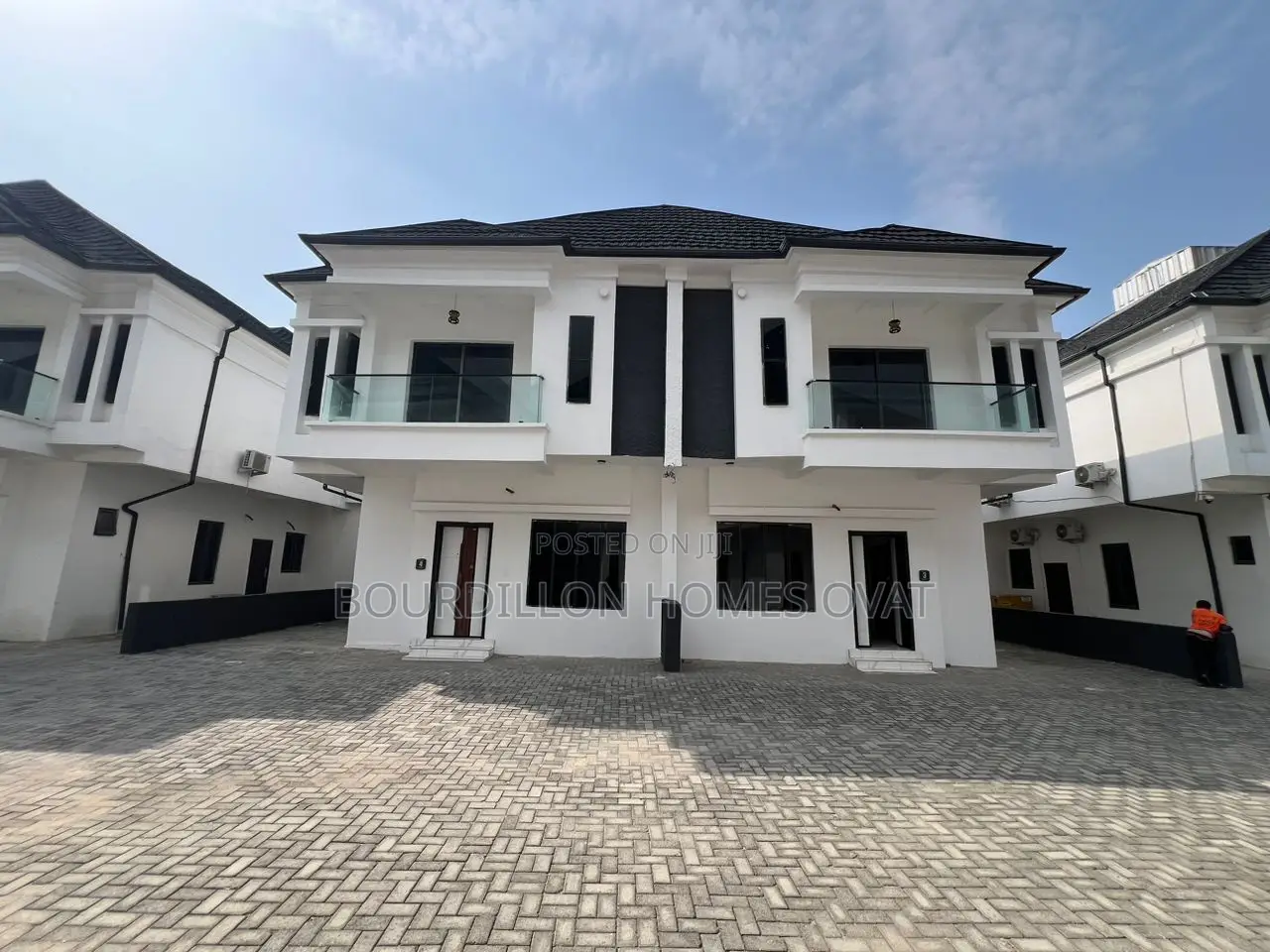 4bdrm Duplex in Ikota for sale