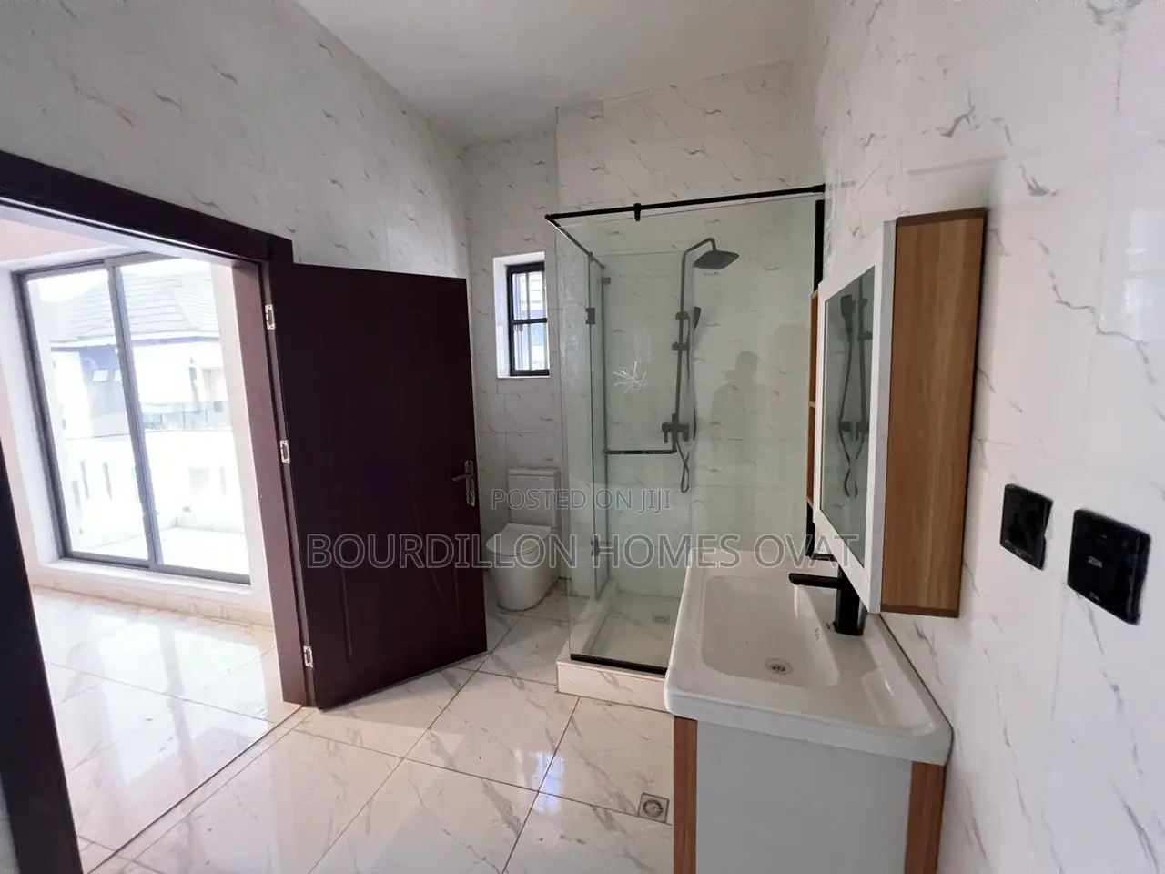 4bdrm Duplex in Ikota for sale