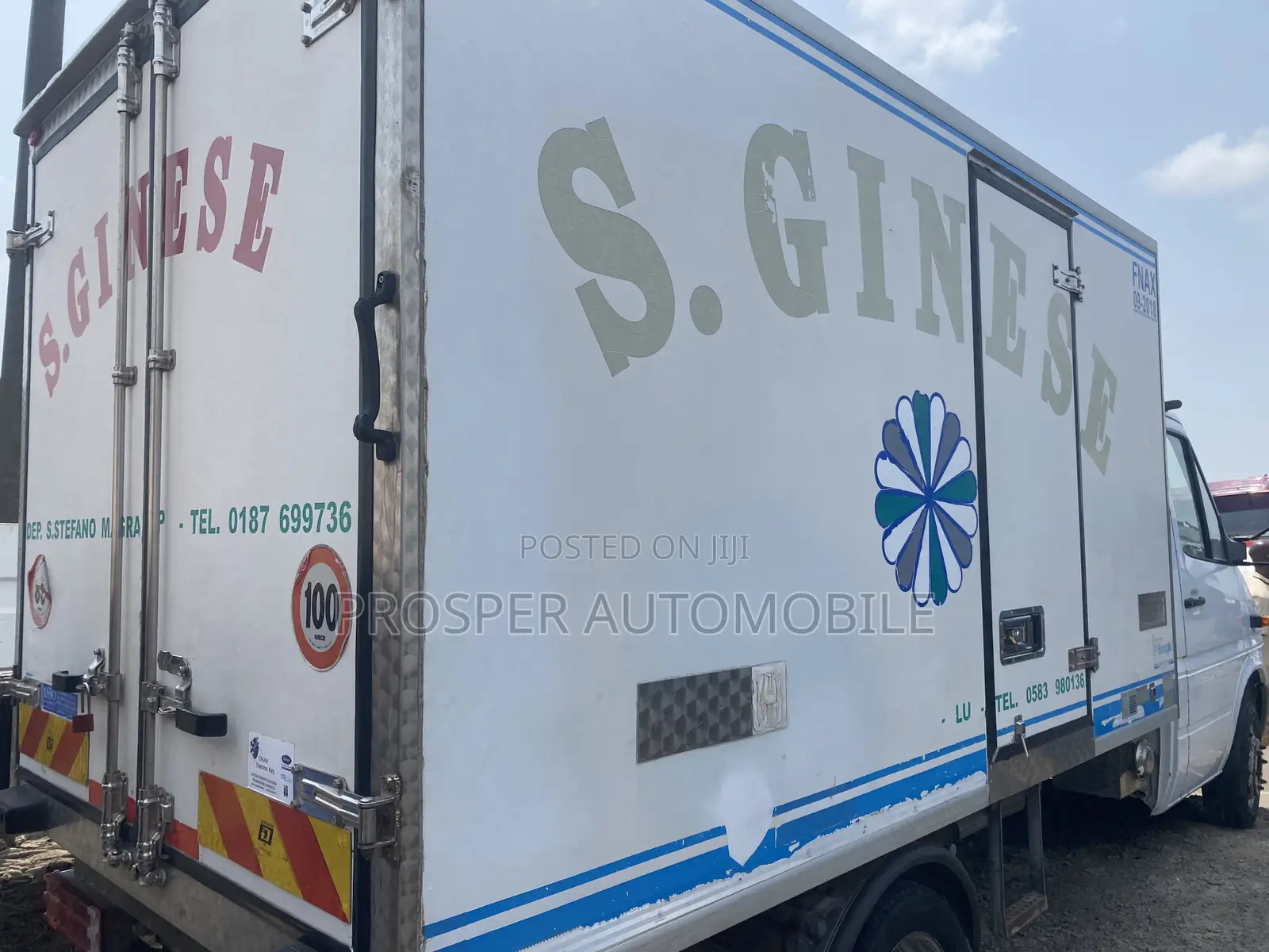 Mercedes Benz 4 Tons Cooling Van Truck