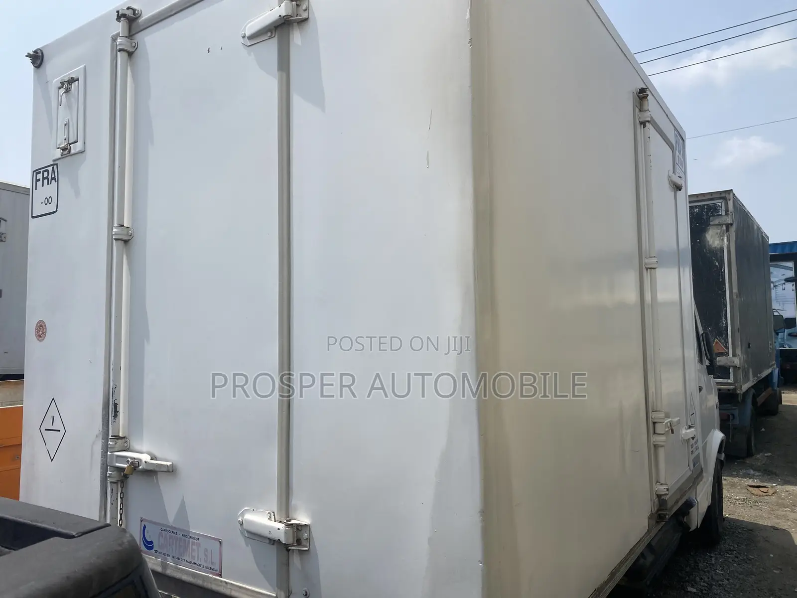 Mercedes Benz 3 Tons Cooling Van